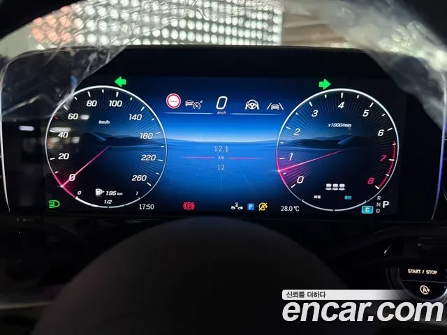 Mercedes-Benz E-Class E300 4MATIC AMG Line, миниатюра 4