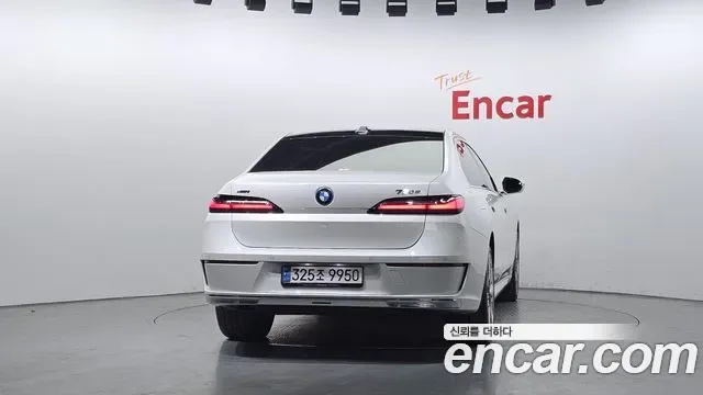BMW 7 (G70) 750e xDrive, миниатюра 7