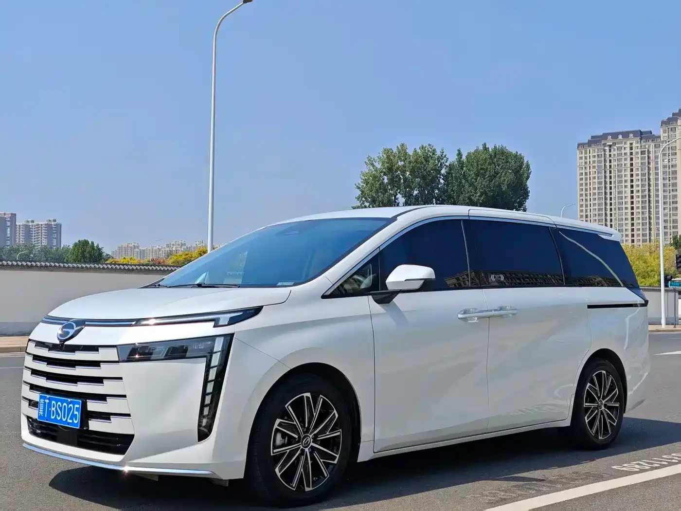 GAC Trumpchi E8
