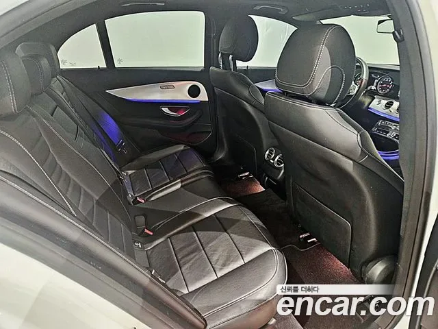 Mercedes-Benz E-Class E250, миниатюра 10