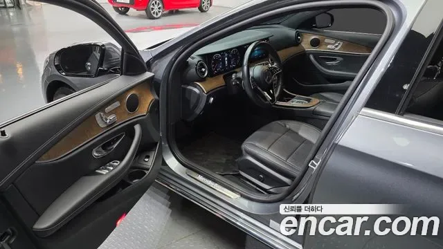 Mercedes-Benz E-Class E250, миниатюра 6