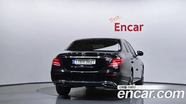 Mercedes-Benz E-Class E300 4MATIC, миниатюра 30