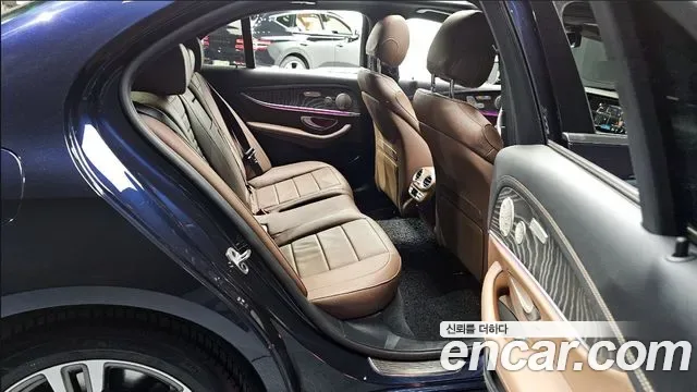Mercedes-Benz E-Class E350 4MATIC, миниатюра 12