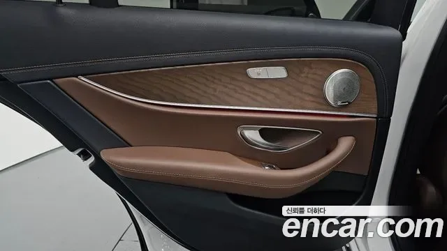 Mercedes-Benz E-Class E250, миниатюра 8