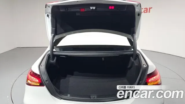 Mercedes-Benz E-Class E250, миниатюра 5