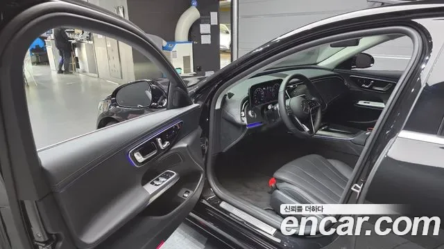 Mercedes-Benz E-Class E200, миниатюра 2