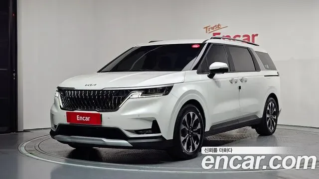 Kia Carnival бензин 9 мест Prestige