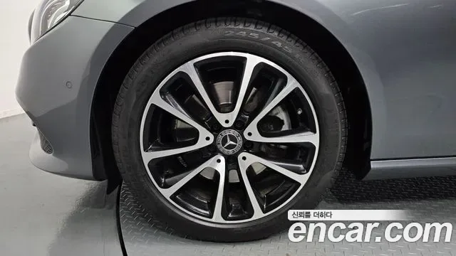 Mercedes-Benz E-Class E250, миниатюра 21