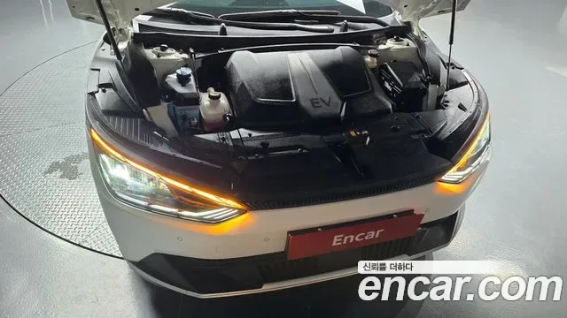 Kia EV6, миниатюра 10