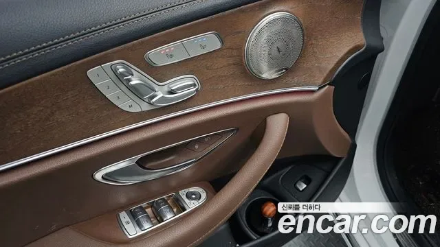 Mercedes-Benz E-Class E250, миниатюра 13