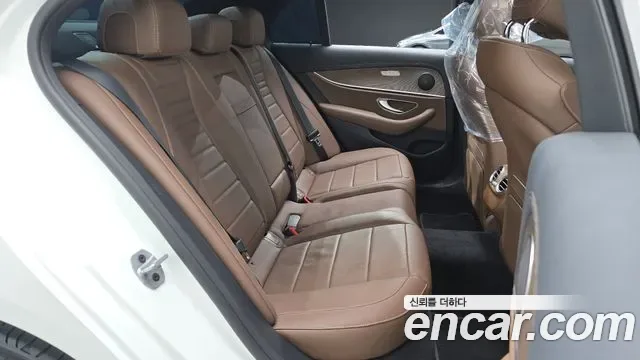 Mercedes-Benz E-Class E250, миниатюра 6