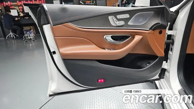 Mercedes-Benz AMG GT 4 63 S 4MATIC+, миниатюра 13
