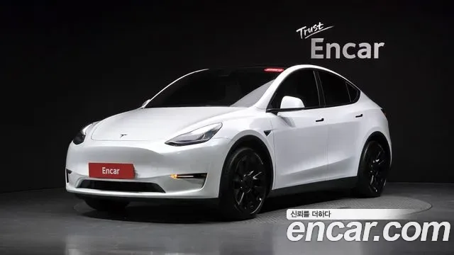 Tesla Y AWD