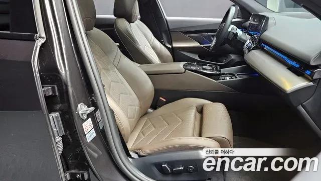BMW 5 (G60) 520i M, миниатюра 9