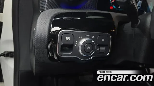 Mercedes-Benz A-Class A220, миниатюра 17