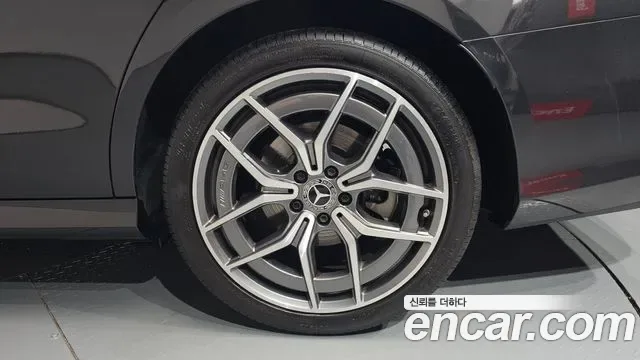Mercedes-Benz E-Class E220d 4MATIC AMG Line, миниатюра 11