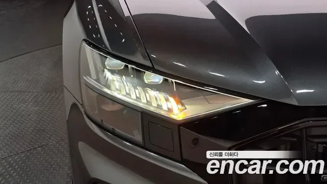 Audi Q8 55 TFSI Premium, миниатюра 16