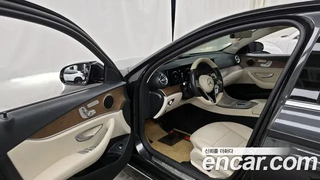 Mercedes-Benz E-Class E250, миниатюра 11