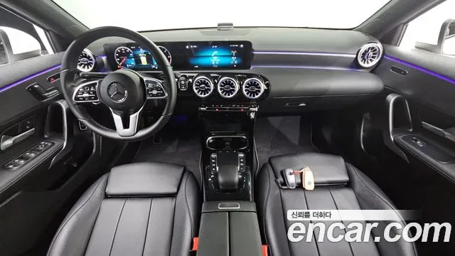 Mercedes-Benz A-Class A200d, миниатюра 10
