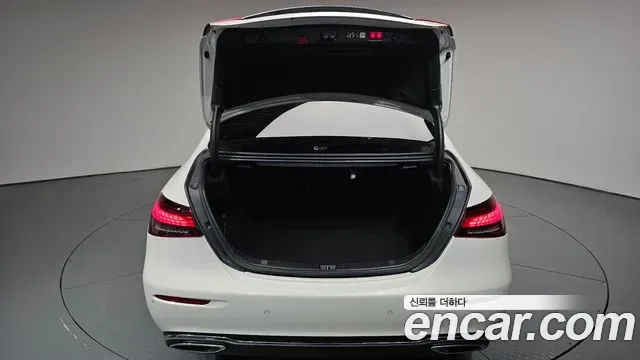 Mercedes-Benz E-Class E450 4MATIC, миниатюра 16