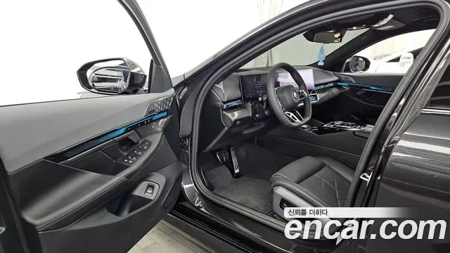 BMW 5 (G60) 530e xDrive M, миниатюра 13