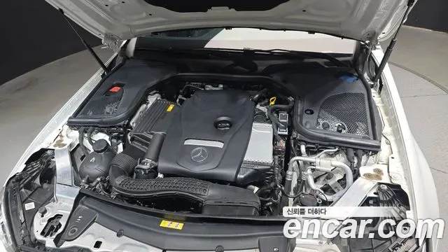 Mercedes-Benz E-Class E300 4MATIC, миниатюра 25