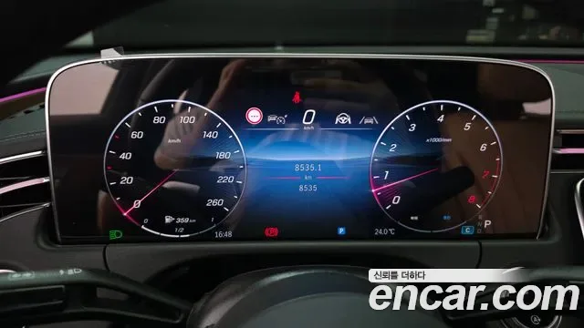 Mercedes-Benz E-Class E200, миниатюра 4