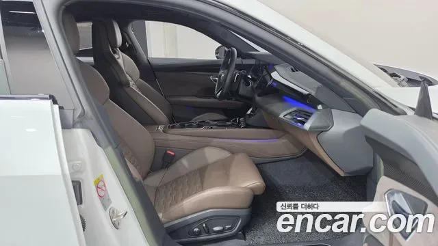Audi e- GT Premium, миниатюра 11