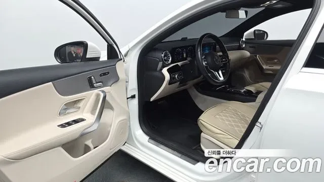 Mercedes-Benz A-Class A220, миниатюра 24