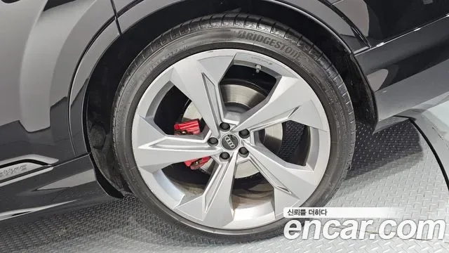 Audi SQ7 4.0 TFSI, миниатюра 24