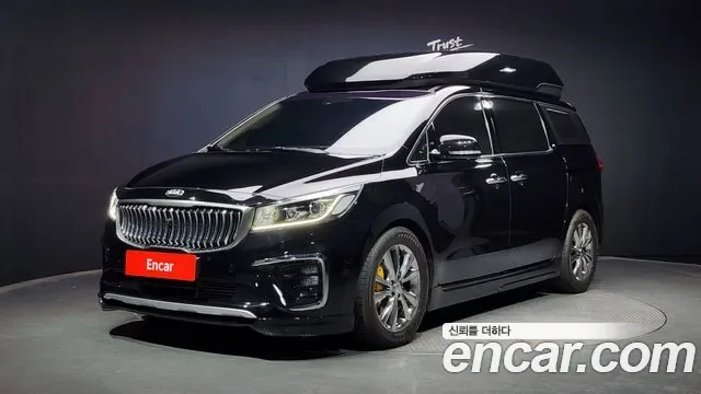 Kia Carnival бензин 7 мест