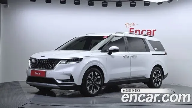 Kia Carnival дизель 9 мест Prestige
