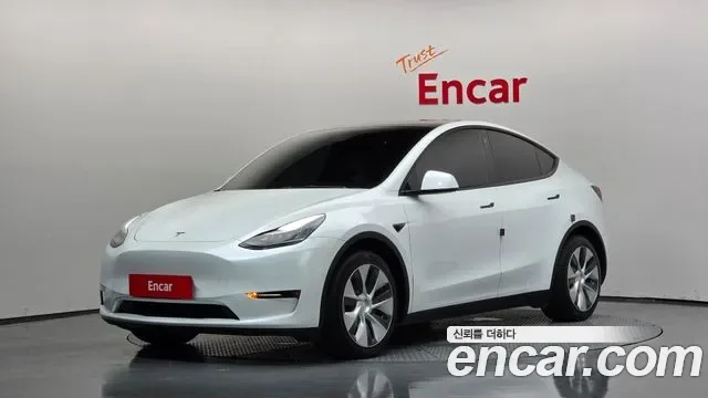 Tesla Y AWD