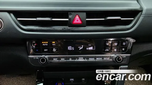 Kia Seltos бензин 1.6 Turbo 2WD Signature, миниатюра 24