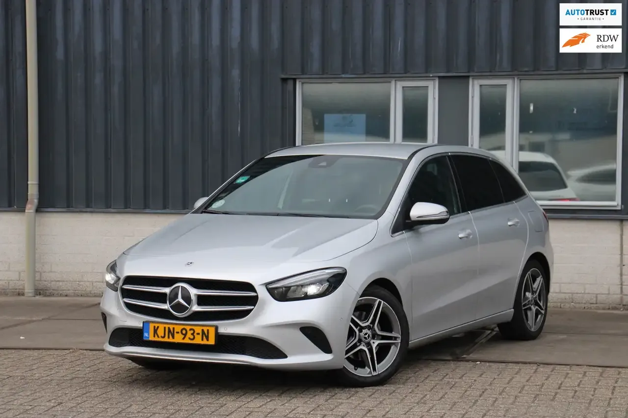 Mercedes-Benz B-Class 200d 2.2D Business Line LED Adapt. Cruise H-Leder