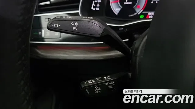 Audi Q8 45 TDI Premium, миниатюра 4