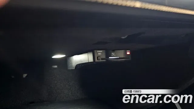 Mercedes-Benz E-Class E200, миниатюра 7