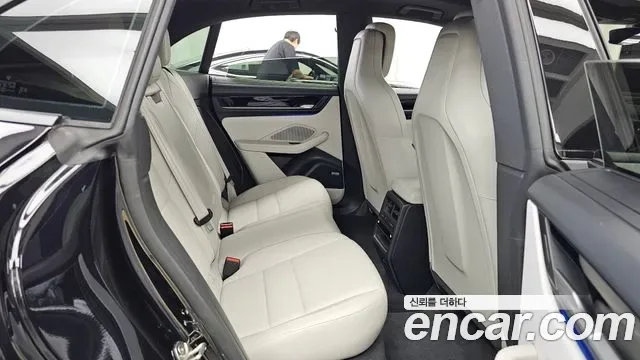 Porsche EV, миниатюра 2