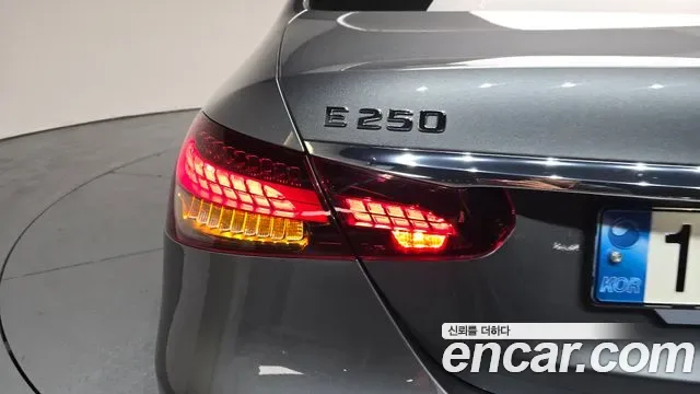 Mercedes-Benz E-Class E250, миниатюра 27