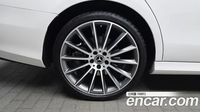 Mercedes-Benz E-Class E350 4MATIC AMG Line, миниатюра 27