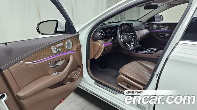 Mercedes-Benz E-Class E300 4MATIC, миниатюра 11