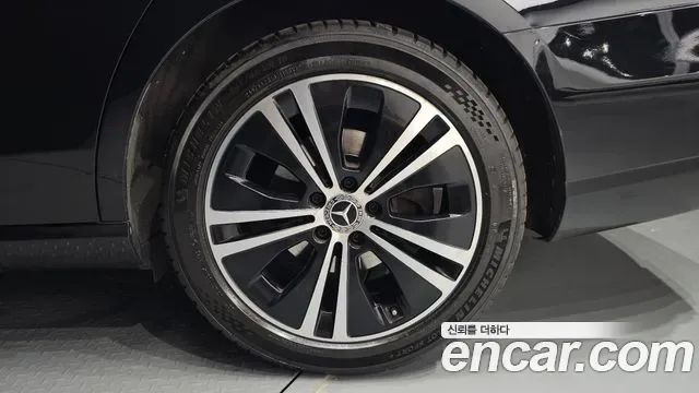 Mercedes-Benz E-Class E250, миниатюра 10