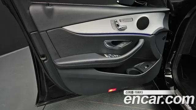 Mercedes-Benz E-Class E250, миниатюра 11