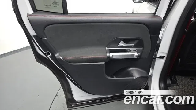 Mercedes-Benz GLB AMG GLB35 4MATIC, миниатюра 29