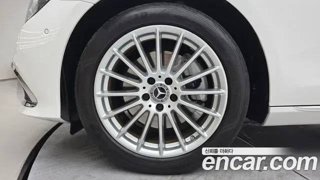 Mercedes-Benz E-Class E250, миниатюра 15