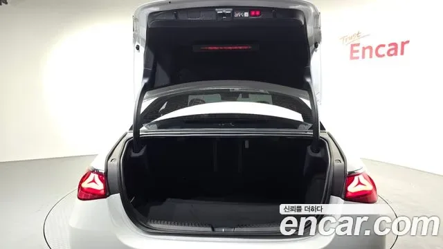 Mercedes-Benz E-Class E200 AMG Line, миниатюра 12
