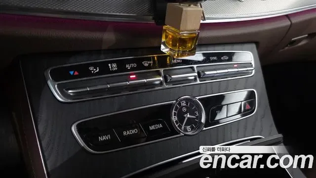 Mercedes-Benz E-Class E250, миниатюра 16