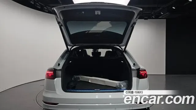Audi Q8 55 TFSI Premium, миниатюра 24