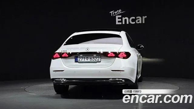 Mercedes-Benz E-Class E200, миниатюра 8