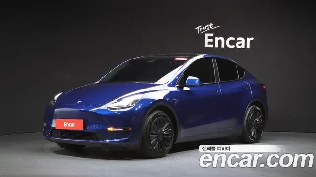 Tesla Y AWD